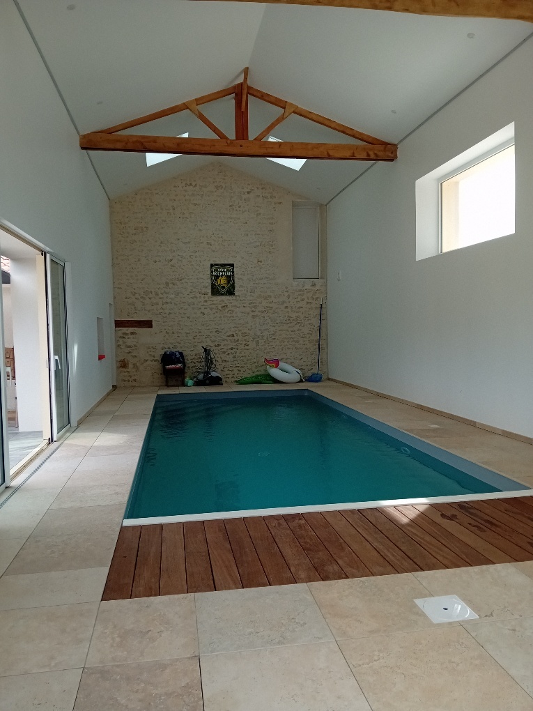 Grange piscine finie - intérieur
