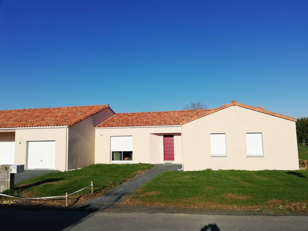 Maison traditionnelle -118 m² - vouille les marais